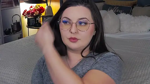 Mia Swano online show from November 2025 10:42:02 PM