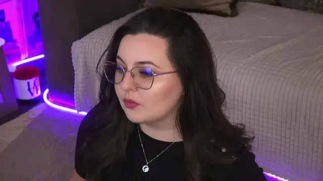 Mia Swano online show from April 2026 01:43:01 AM