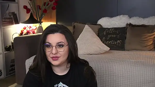 Mia Swano online show from February 2026 12:17:02 AM