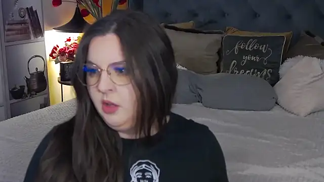 Mia Swano online show from November 2025 02:34:01 AM