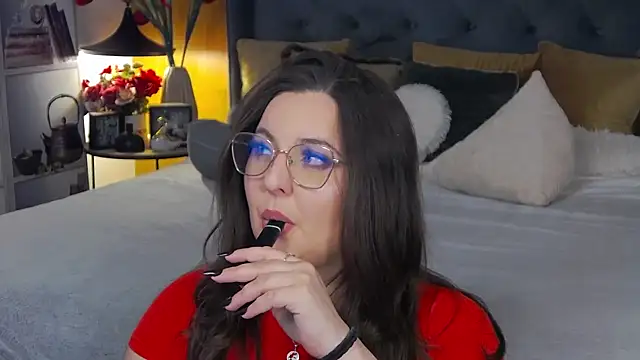 Mia Swano online show from November 2025 08:20:01 PM