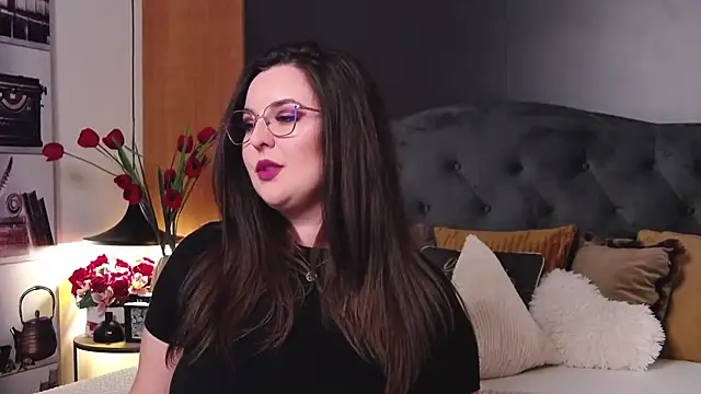 Mia Swano online show from October 2025 11:50:01 PM