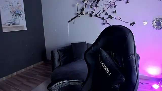 jasmincollin  online show from April 2026 02:07:02 AM