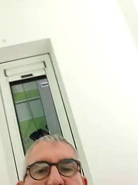 Oldmenhot66 online show from October 2025 04:25:02 AM