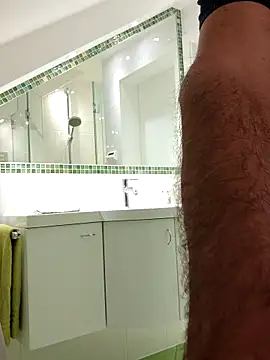Oldmenhot66 online show from September 2025 05:01:01 AM