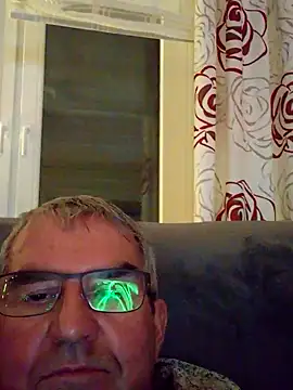 Oldmenhot66 online show from October 2025 06:37:01 PM