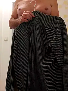 Oldmenhot66 online show from October 2025 01:45:01 PM