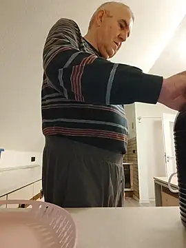 Oldmenhot66 online show from January 2026 05:36:02 AM