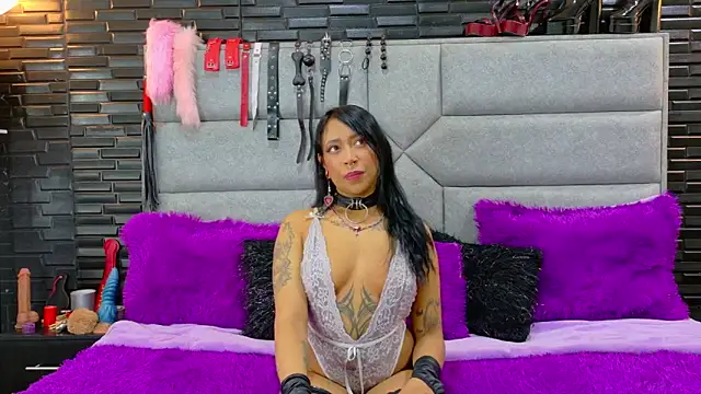 DaiaRousi online show from October 2025 02:43:01 AM