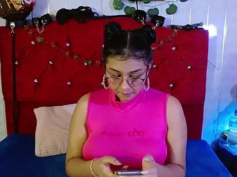 Emiily Johamson online show from October 2025 01:49:02 AM