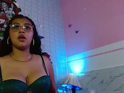 Emiily Johamson online show from October 2025 02:57:02 AM