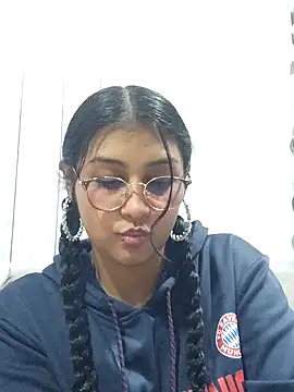 Emiily Johamson online show from September 2025 03:01:01 AM