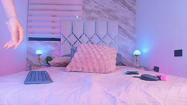 collet 1 online show from November 2025 12:06:01 PM