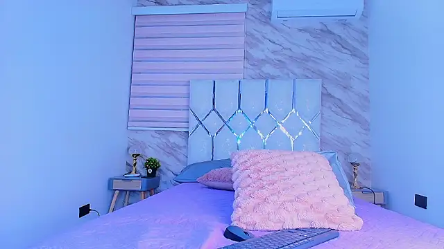 collet 1 online show from February 2026 12:04:01 PM