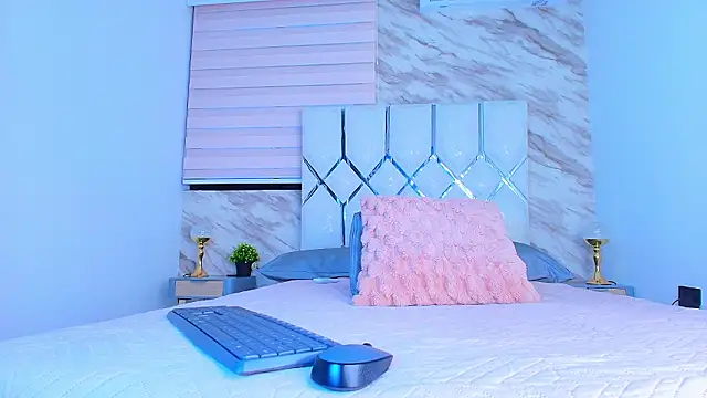 collet 1 online show from February 2026 12:03:02 PM