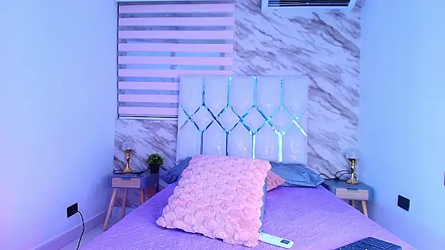 collet 1 online show from February 2026 12:02:02 PM