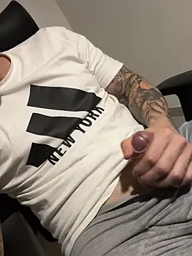 Snapshot of joshmahe chatting on October 2025 06:48:01 AM joshmahe online show from October 2025 06:48:01 AM