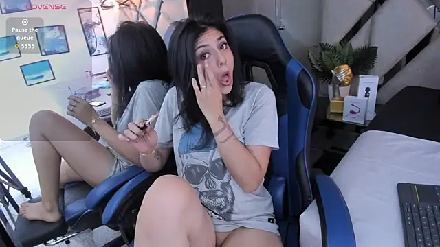 Ely09  online show from April 2026 09:29:01 PM