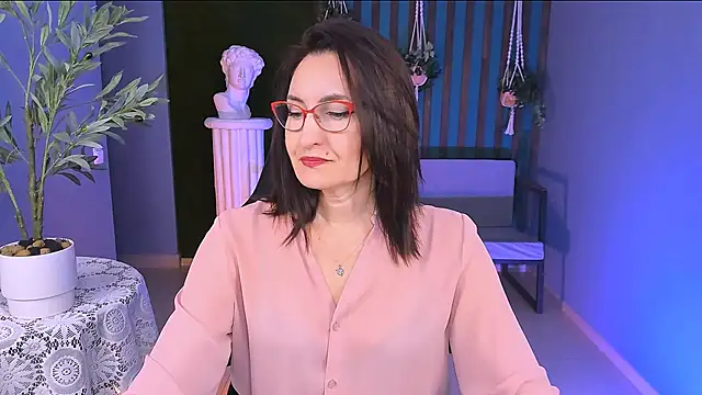 UnaTerra online show from November 2025 05:06:02 AM