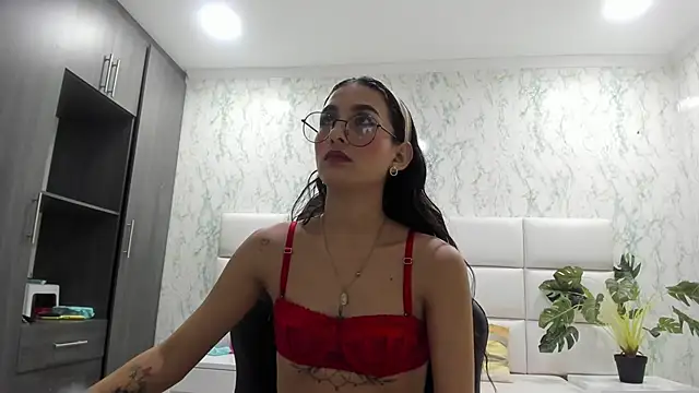 ValerySkinnyy online show from October 2025 03:41:01 AM