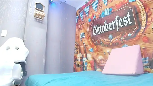 Snapshot of sofi_hils chatting on September 2025 12:00:01 PM sofi hils online show from September 2025 12:00:01 PM