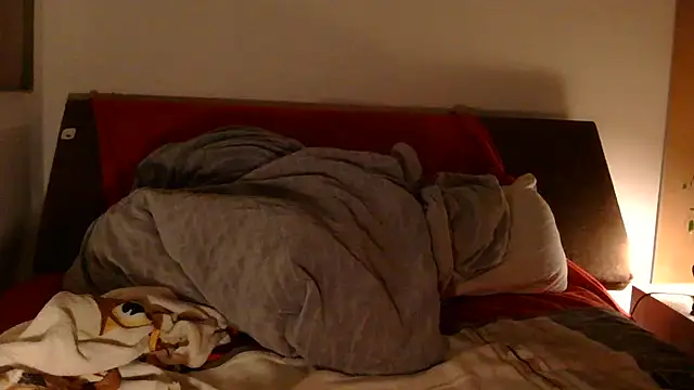 EdelHolz91 online show from April 2026 02:51:02 AM