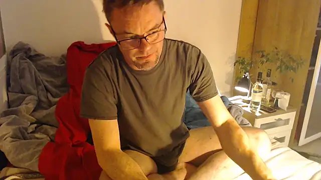 EdelHolz91 online show from February 2026 02:39:01 PM