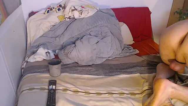 EdelHolz91 online show from February 2026 06:44:01 AM