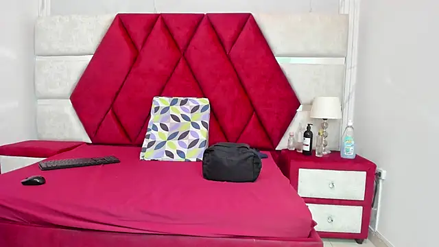 Kity spiderr online show from March 2026 01:44:01 PM