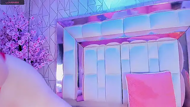 Lilithadams1 online show from April 2026 03:06:01 PM