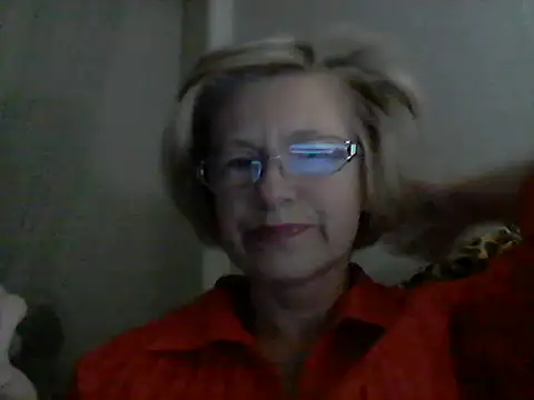 Snapshot of LucyLewisX chatting on October 2025 09:04:02 PM LucyLewisX online show from October 2025 09:04:02 PM
