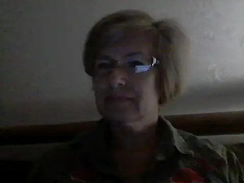 Snapshot of LucyLewisX chatting on September 2025 07:40:02 PM LucyLewisX online show from September 2025 07:40:02 PM