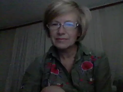 Snapshot of LucyLewisX chatting on October 2025 09:15:01 PM LucyLewisX online show from October 2025 09:15:01 PM