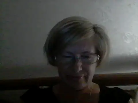 Snapshot of LucyLewisX chatting on September 2025 07:02:01 PM LucyLewisX online show from September 2025 07:02:01 PM