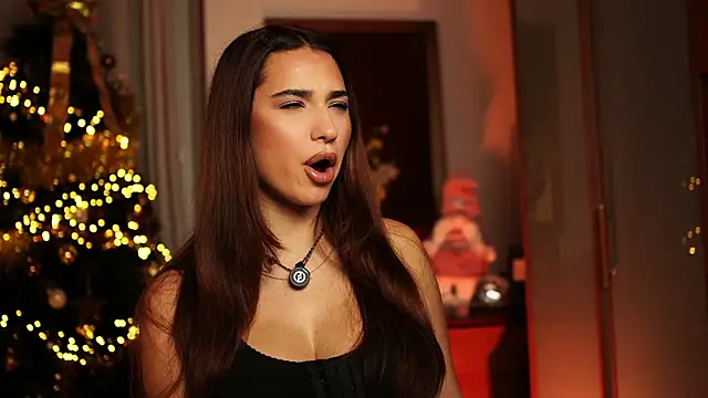 ItalianGirl online show from December 2025 09:31:01 PM