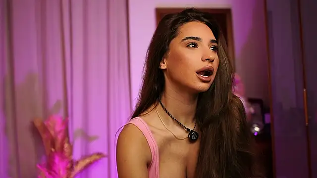 Snapshot of ItalianGirl chatting on February 2026 07:57:01 PM ItalianGirl online show from February 2026 07:57:01 PM