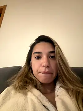 ItalianGirl online show from October 2025 10:33:01 PM