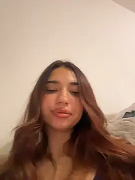 ItalianGirl online show from November 2025 05:34:02 PM