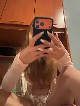 ItalianGirl online show from March 2026 09:27:01 PM