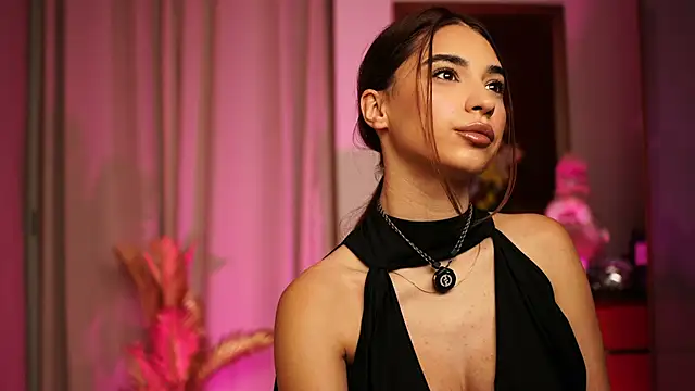 Snapshot of ItalianGirl chatting on January 2026 09:44:02 PM ItalianGirl online show from January 2026 09:44:02 PM