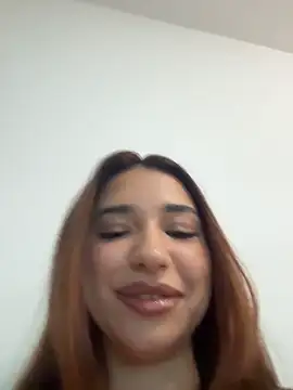 ItalianGirl online show from November 2025 04:07:01 PM