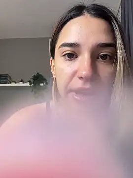 ItalianGirl online show from October 2025 08:52:01 PM