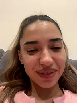 ItalianGirl online show from October 2025 08:08:01 PM