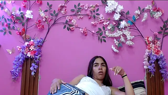 skinnysofia18 online show from November 2025 01:27:02 PM