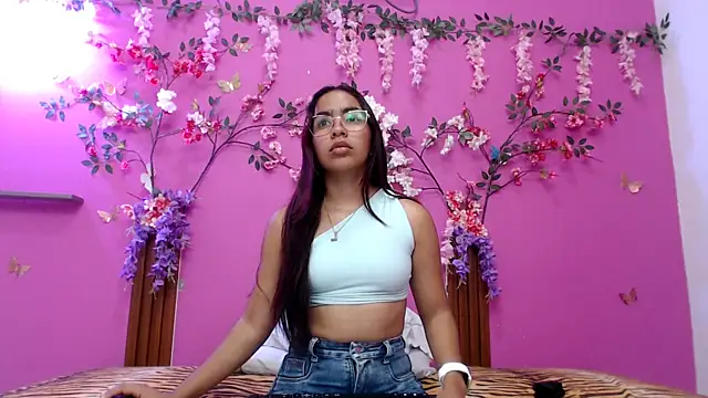 skinnysofia18 online show from March 2026 12:51:02 PM