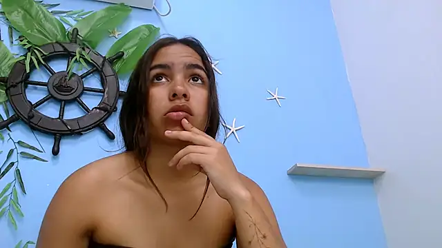 Snapshot of skinnysofia18 chatting on July 2026 03:35:01 PM skinnysofia18 online show from July 2026 03:35:01 PM