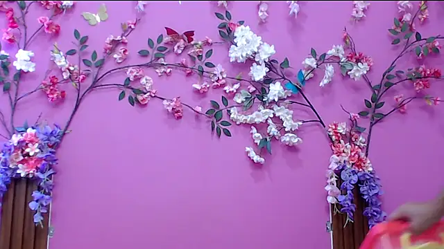 skinnysofia18 online show from November 2025 01:48:02 PM