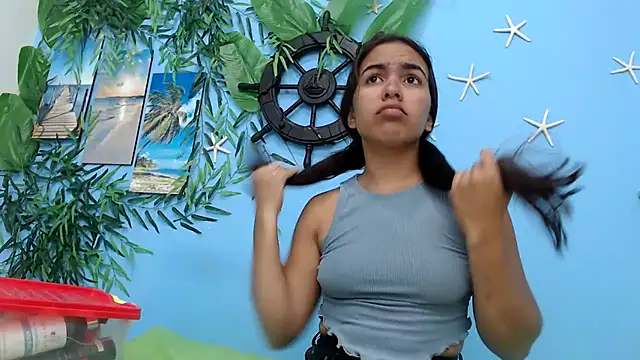 Snapshot of skinnysofia18 chatting on July 2026 02:24:01 PM skinnysofia18 online show from July 2026 02:24:01 PM