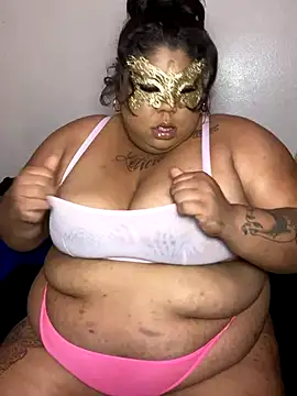 Snapshot of BlaxicanaMami chatting on October 2025 01:06:02 AM BlaxicanaMami online show from October 2025 01:06:02 AM