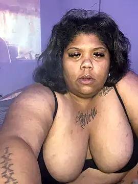 Snapshot of BlaxicanaMami chatting on October 2025 04:32:01 AM BlaxicanaMami online show from October 2025 04:32:01 AM